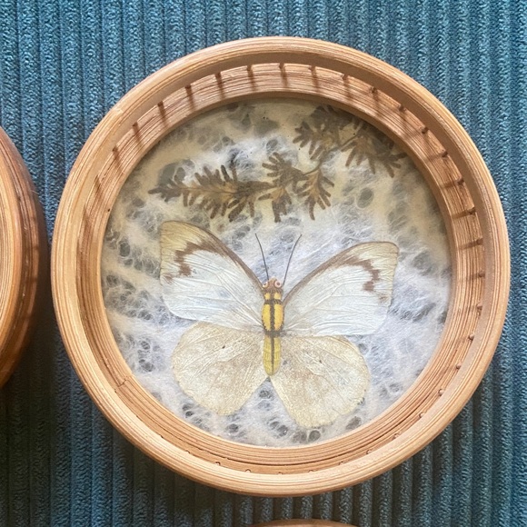 Vintage Rattan Butterfly Coaster Set with Holder - 7 Pieces - Handmade - Picture 5 of 11